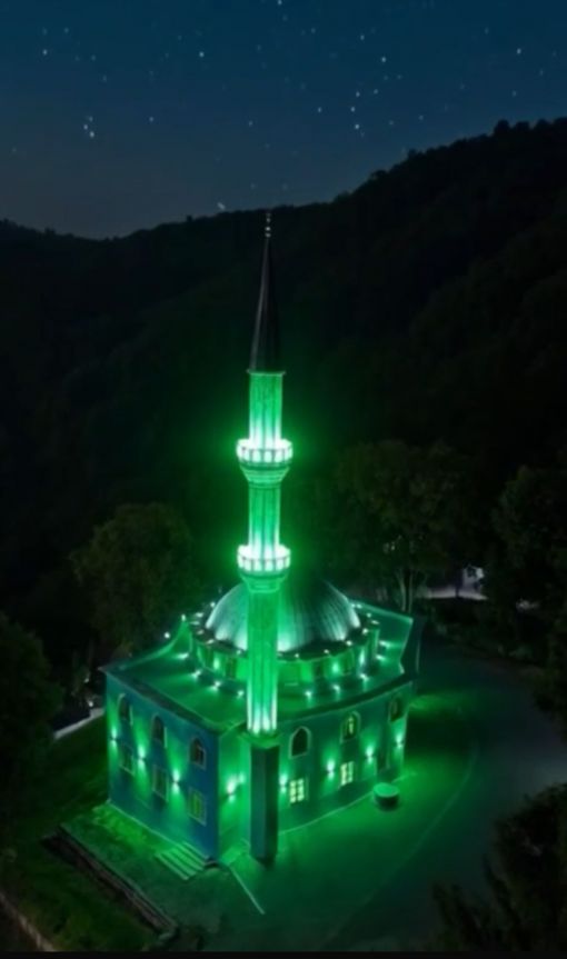 yesil led cami aydinlatma